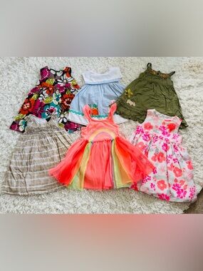 Lot of dresses for little girls size 24 months/2T